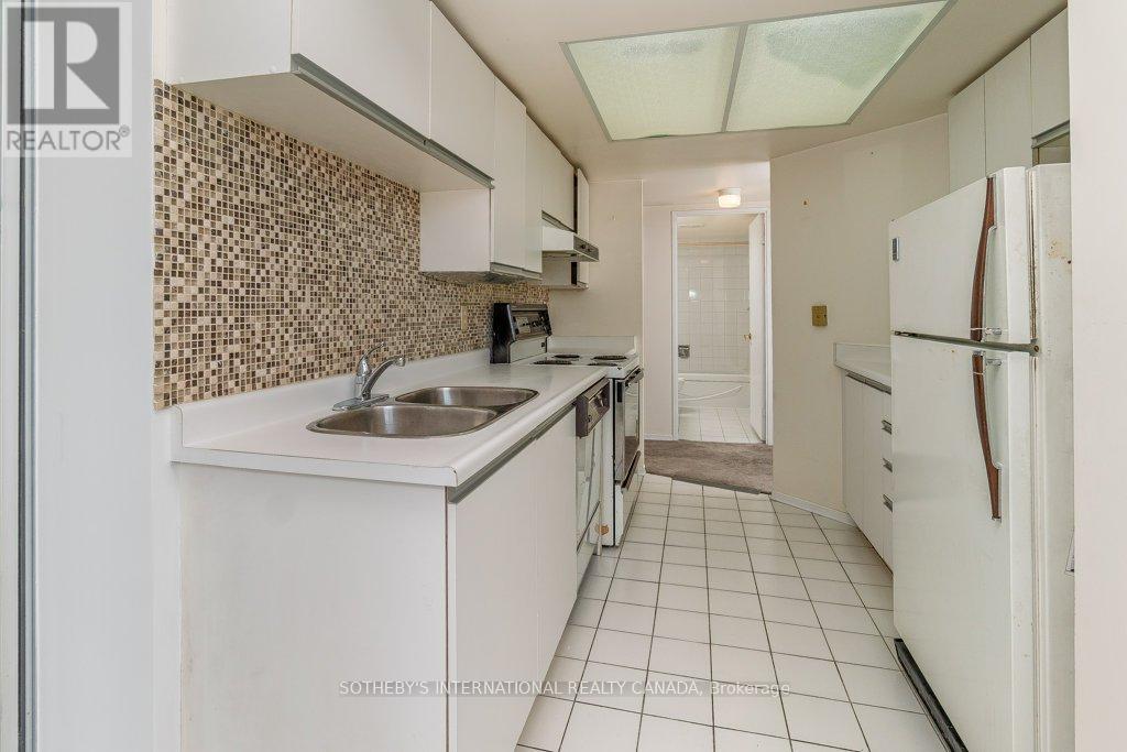 1105 - 30 Holly Street, Toronto, Ontario  M4S 3C2 - Photo 16 - C12323940