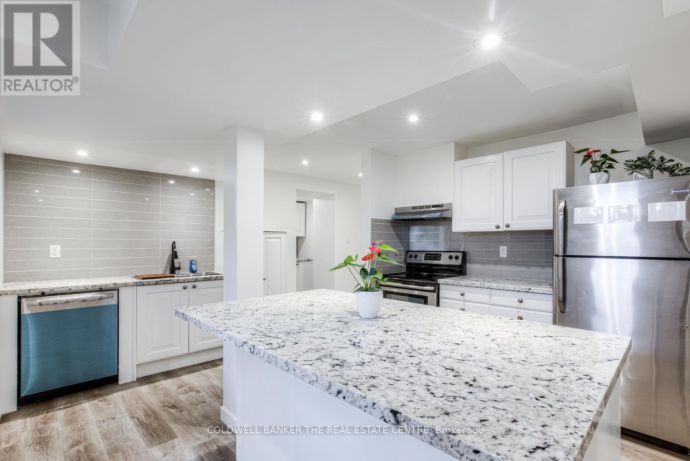 Lower - 562 Winette Road, Pickering, Ontario  L1W 2M3 - Photo 5 - E12363326
