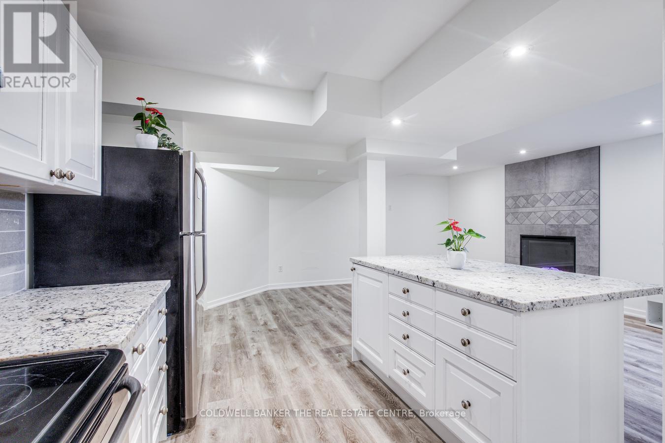 Lower - 562 Winette Road, Pickering, Ontario  L1W 2M3 - Photo 6 - E12363326