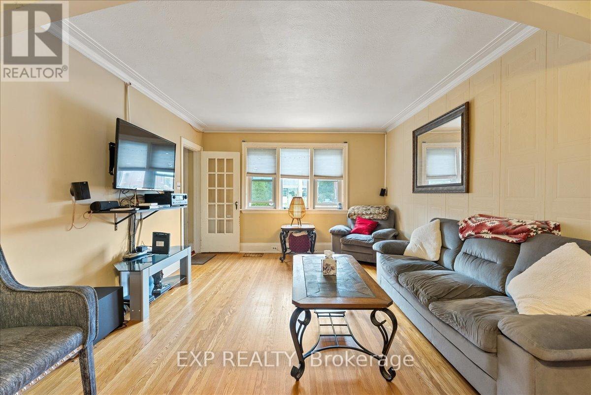 225 Mcgill Street, Peterborough, Ontario  K9J 1W2 - Photo 8 - X12372668