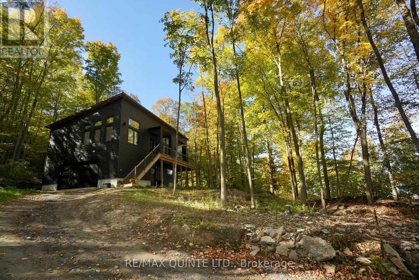 11509 LOYALIST PARKWAY, Prince Edward County, Ontario