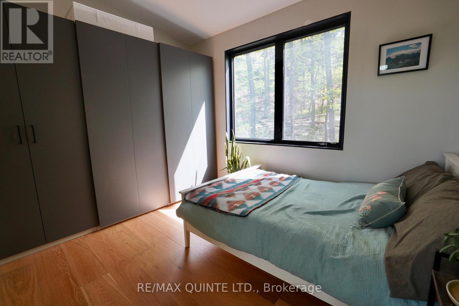 11509 Loyalist Parkway, Prince Edward County, Ontario  K0K 2T0 - Photo 8 - X12372690