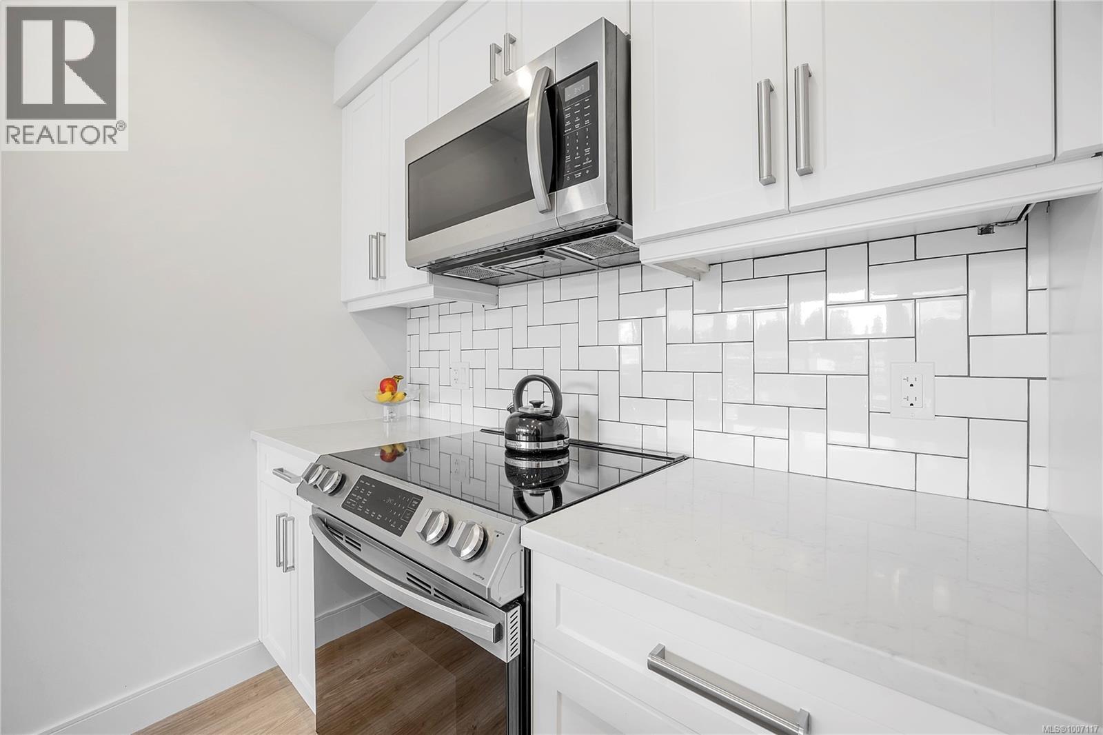 306 119 Haliburton St, Nanaimo, British Columbia  V9R 4V9 - Photo 4 - 1007117