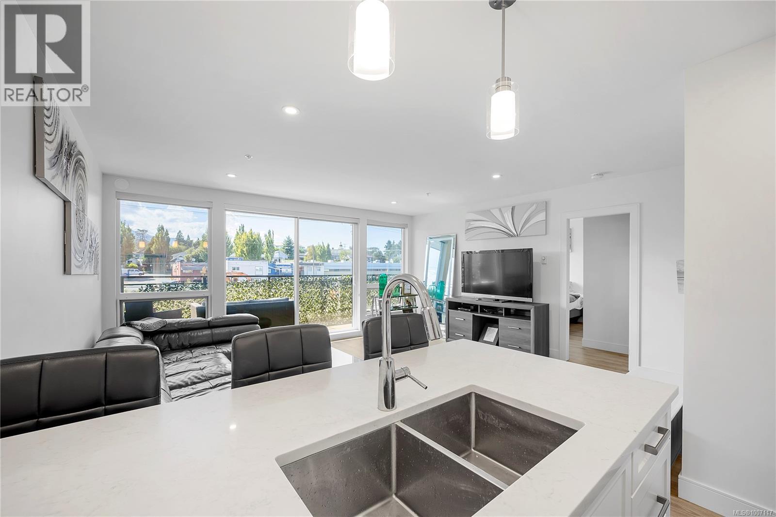 306 119 Haliburton St, Nanaimo, British Columbia  V9R 4V9 - Photo 7 - 1007117