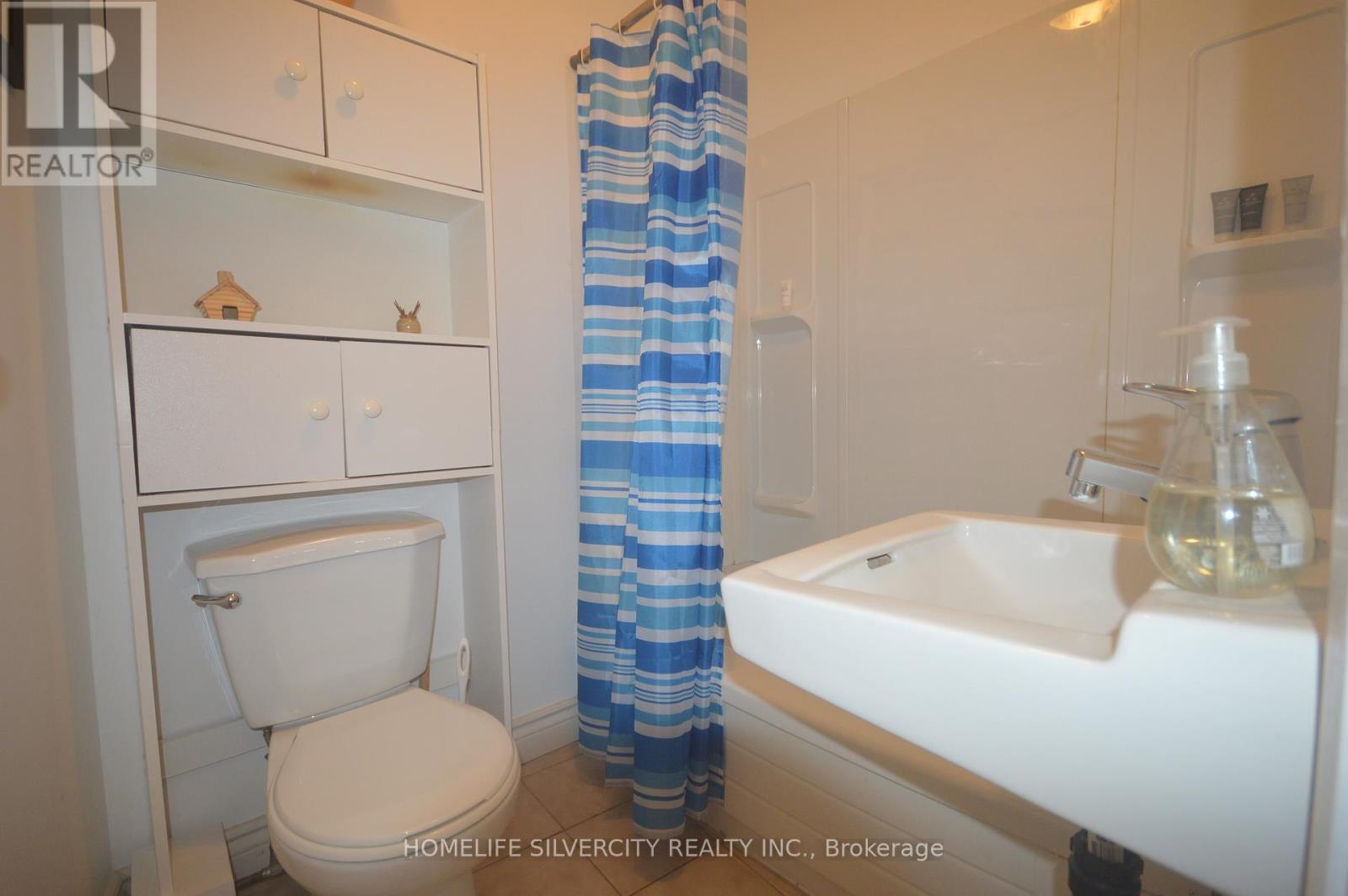 Upper 1 - 64 Holland Street W, Bradford West Gwillimbury, Ontario  L3Z 1R8 - Photo 14 - N12372343