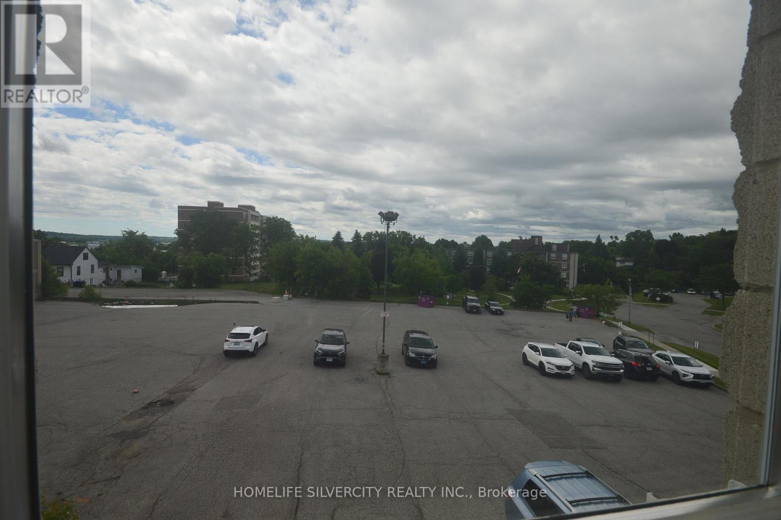 Upper 1 - 64 Holland Street W, Bradford West Gwillimbury, Ontario  L3Z 1R8 - Photo 21 - N12372343