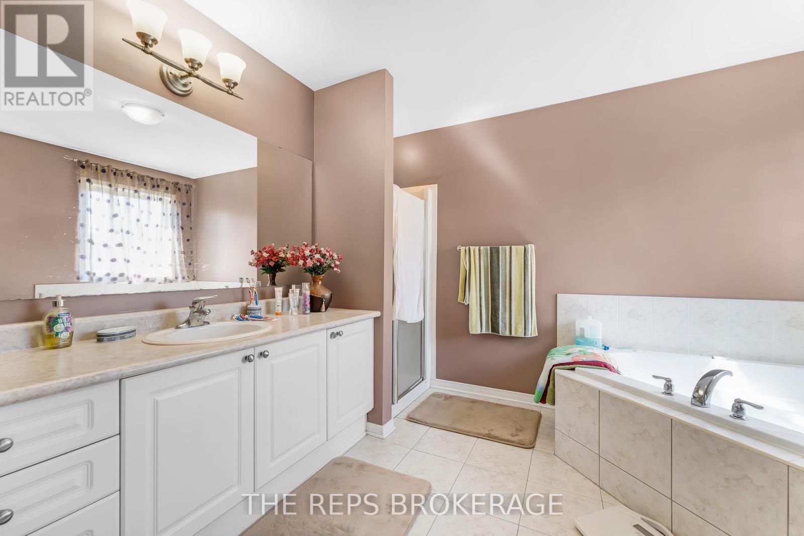 97 Black Bear Way, Ottawa, Ontario  K2S 2G6 - Photo 16 - X12372683