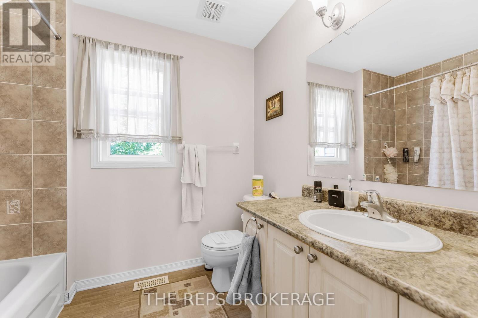 97 Black Bear Way, Ottawa, Ontario  K2S 2G6 - Photo 19 - X12372683