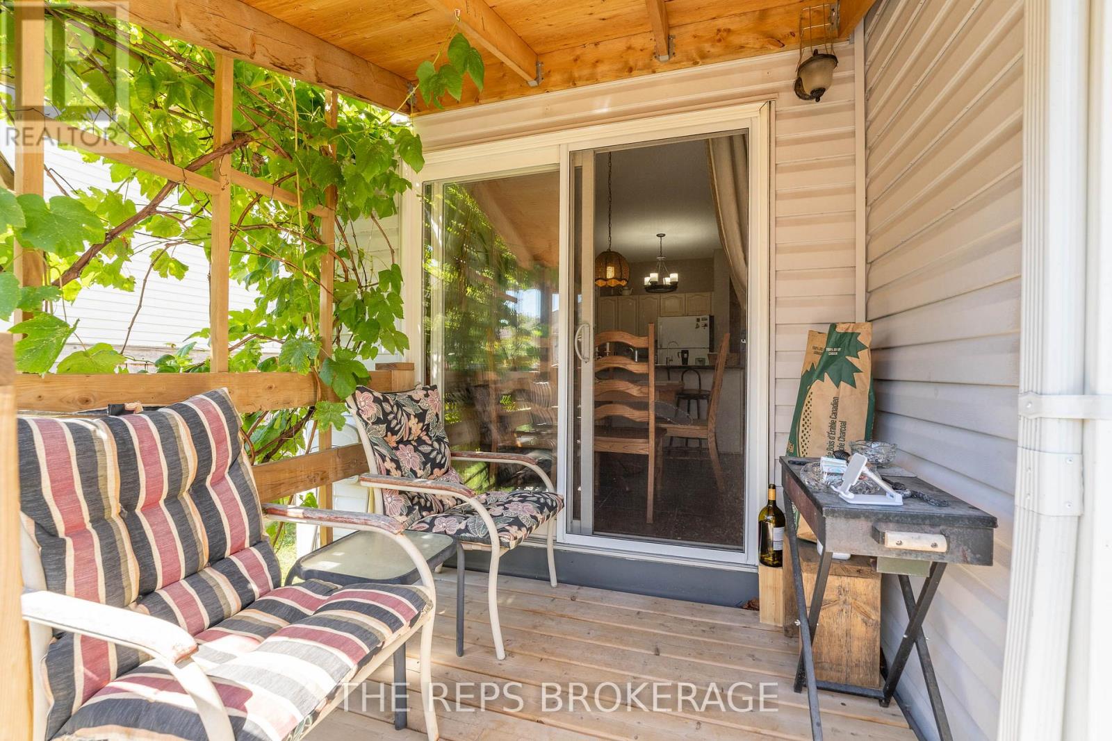 97 Black Bear Way, Ottawa, Ontario  K2S 2G6 - Photo 27 - X12372683