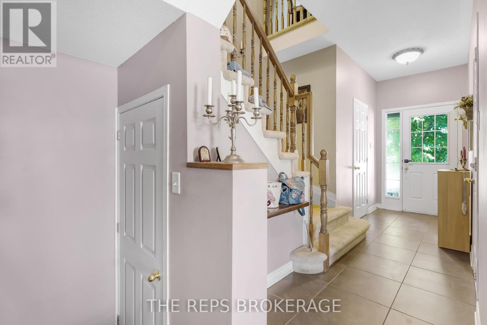 97 Black Bear Way, Ottawa, Ontario  K2S 2G6 - Photo 3 - X12372683