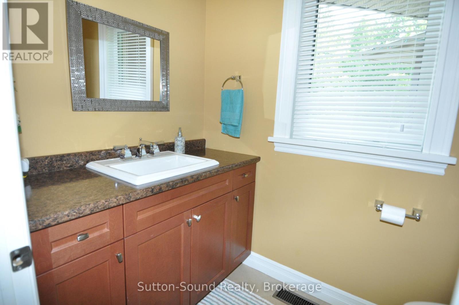 318760 Grey Road 1 Road, Georgian Bluffs, Ontario  N4K 5N4 - Photo 13 - X12372692