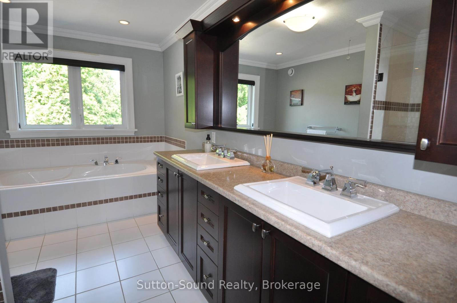 318760 Grey Road 1 Road, Georgian Bluffs, Ontario  N4K 5N4 - Photo 34 - X12372692