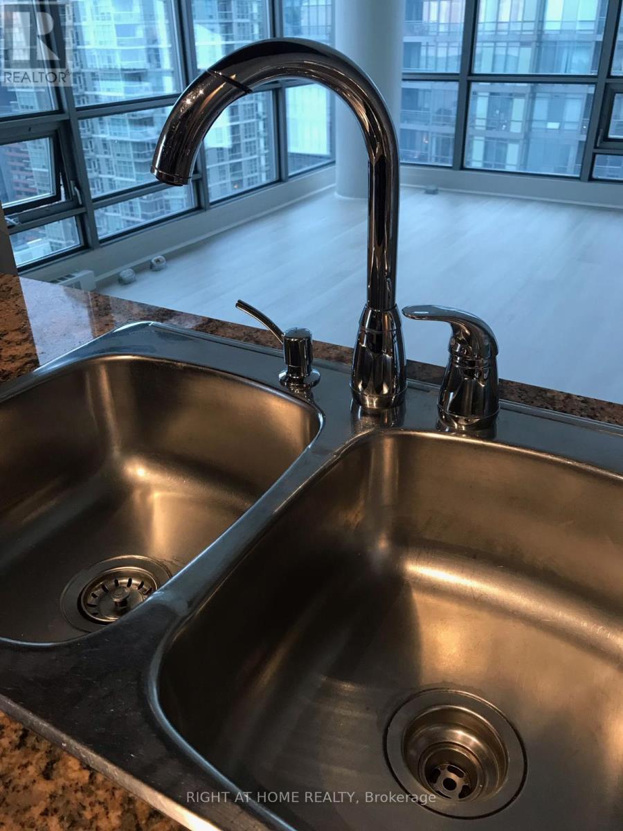 3007 - 5 Mariner Terrace, Toronto, Ontario  M5V 3V6 - Photo 14 - C12372700