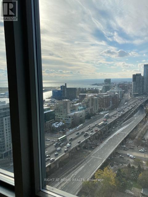 3007 - 5 Mariner Terrace, Toronto, Ontario  M5V 3V6 - Photo 8 - C12372700