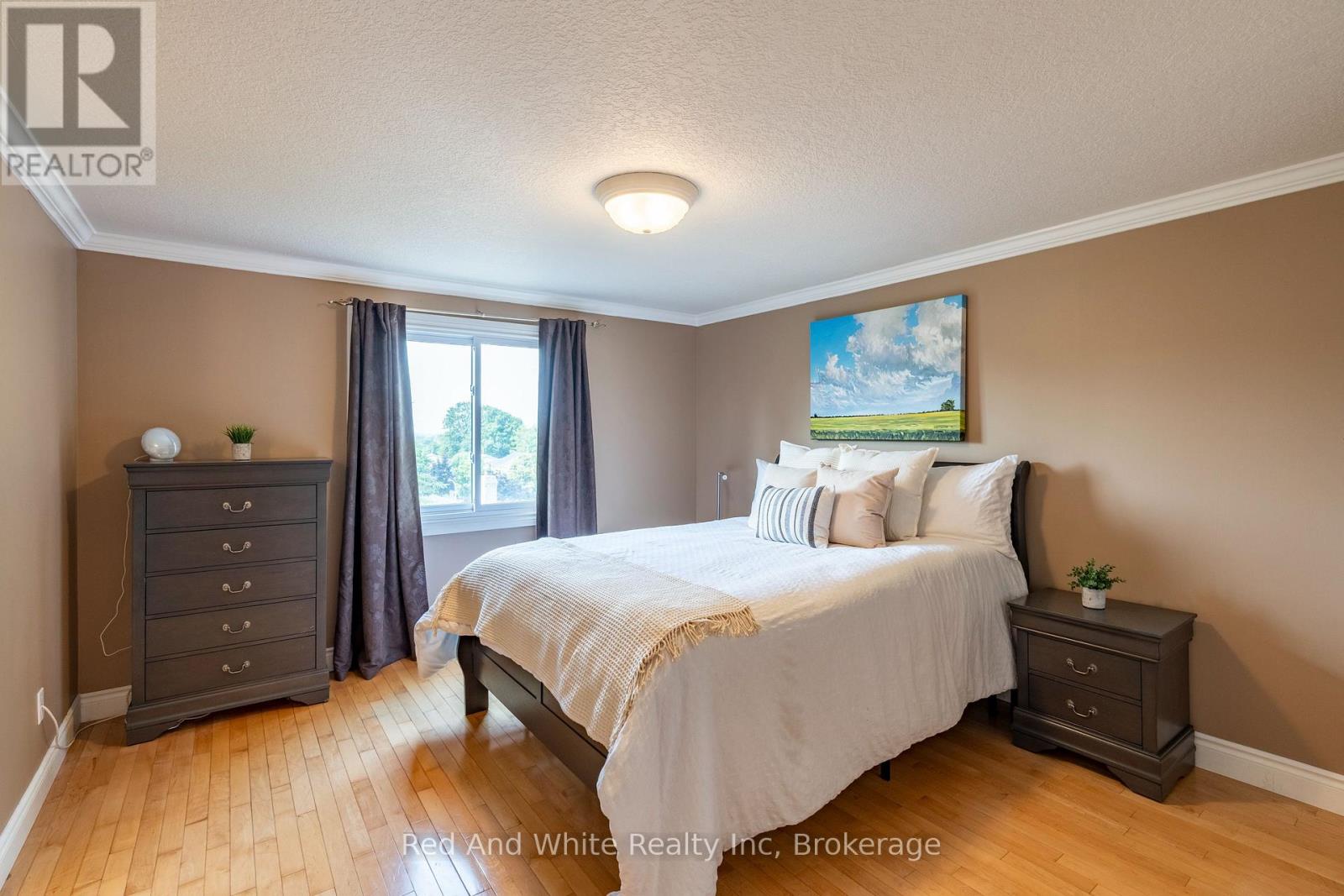 447 Old Chicopee Trail, Kitchener, Ontario N2A 4H1 - Photo 12 - X12291079