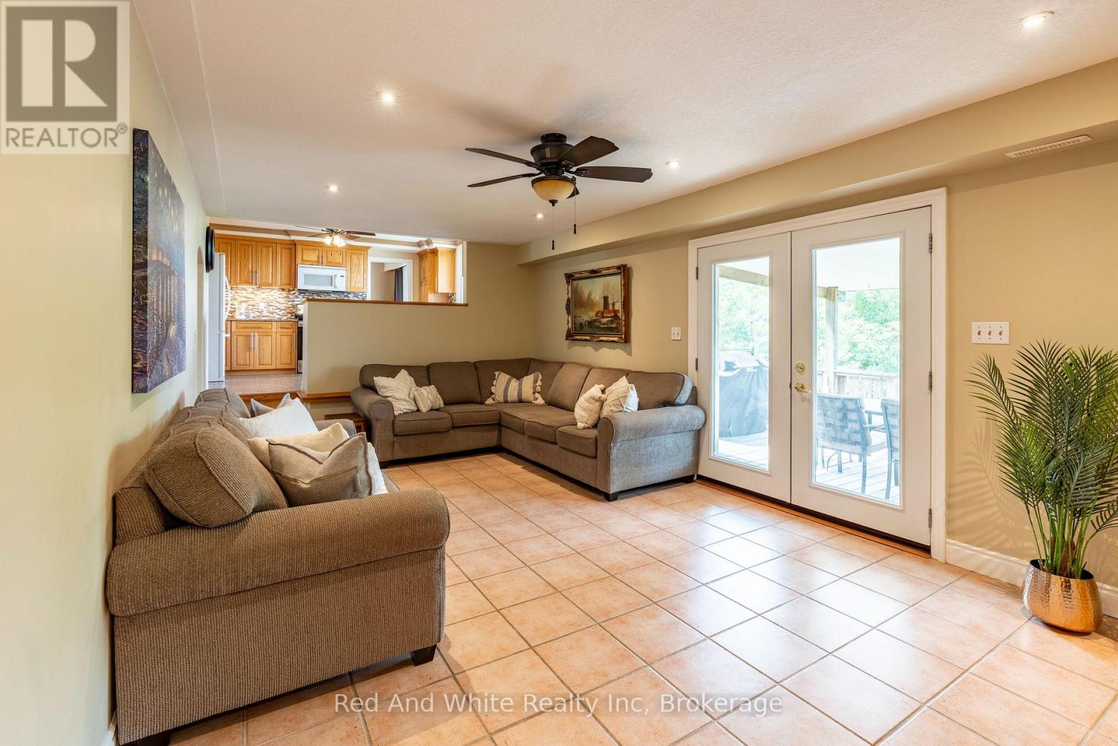 447 Old Chicopee Trail, Kitchener, Ontario N2A 4H1 - Photo 11 - X12291079