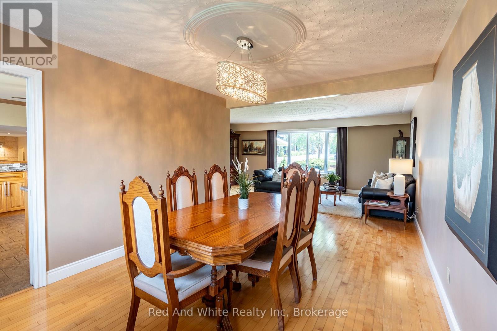 447 Old Chicopee Trail, Kitchener, Ontario N2A 4H1 - Photo 6 - X12291079