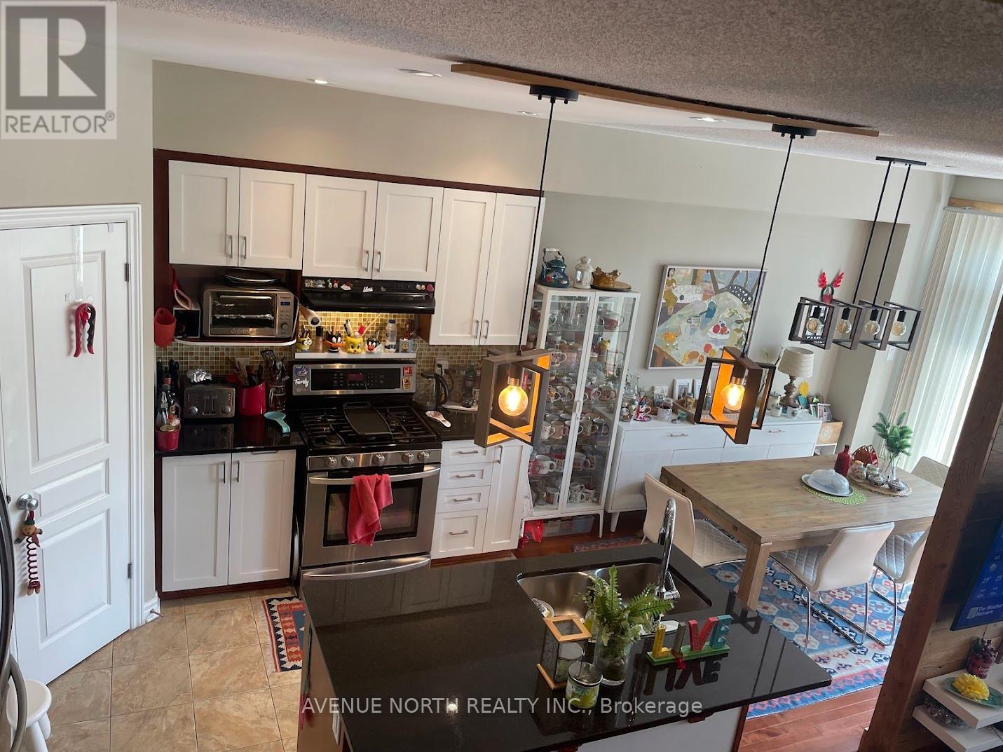 365 Cooks Mill Crescent, Ottawa, Ontario  K1V 2N2 - Photo 10 - X12372705