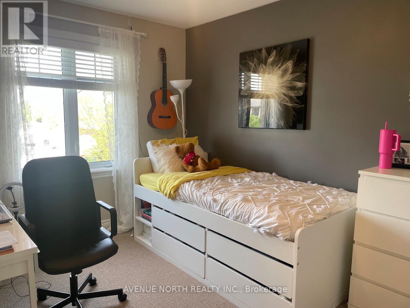 365 Cooks Mill Crescent, Ottawa, Ontario  K1V 2N2 - Photo 17 - X12372705