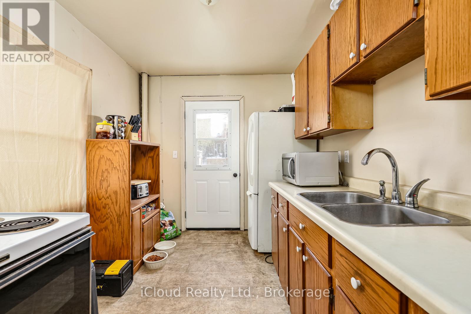 1085 3rd A Avenue E, Owen Sound, Ontario  N4K 2L1 - Photo 8 - X12372318