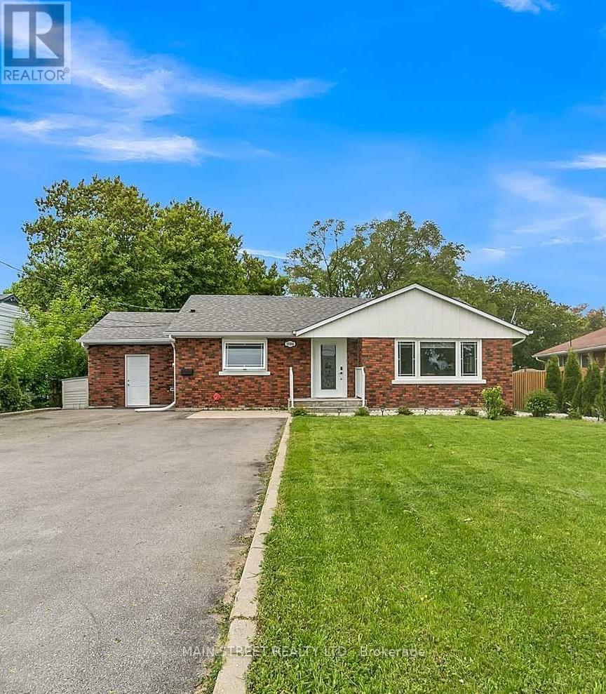 18166 Leslie Street, East Gwillimbury, Ontario  L9N 0M5 - Photo 1 - N12372701