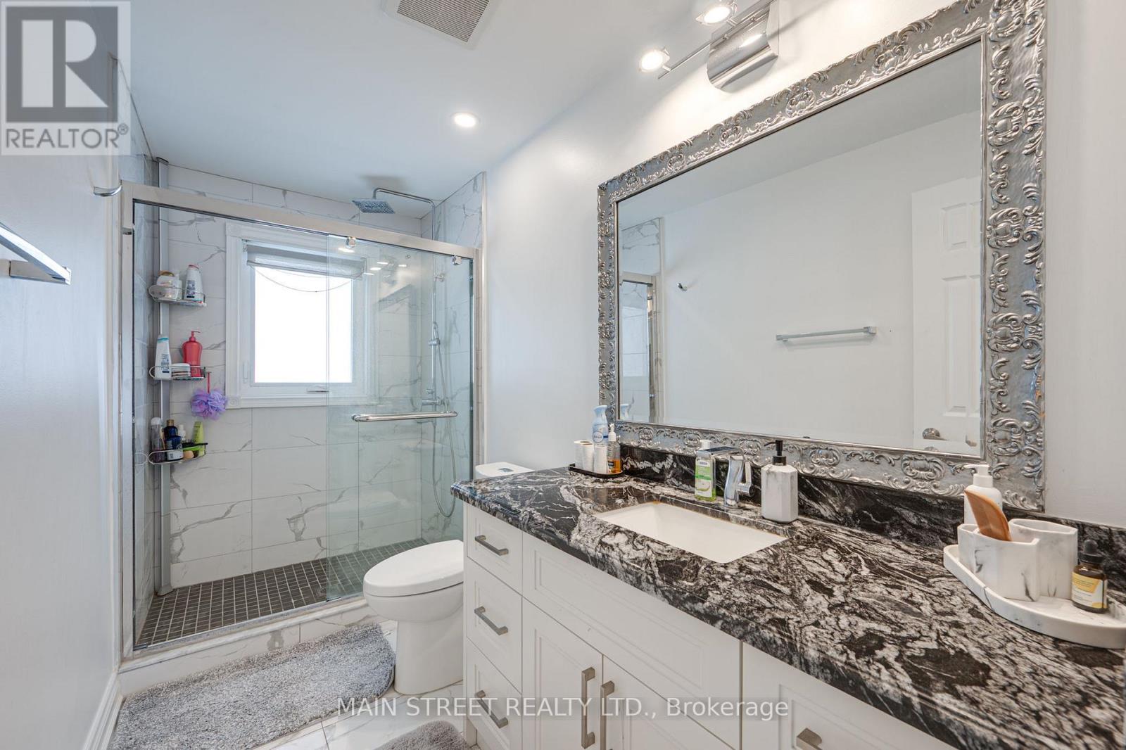 18166 Leslie Street, East Gwillimbury, Ontario  L9N 0M5 - Photo 12 - N12372701