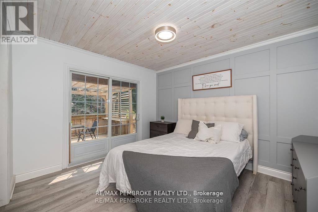 36 Labine Crescent, Petawawa, Ontario  K8H 2J2 - Photo 16 - X12372729