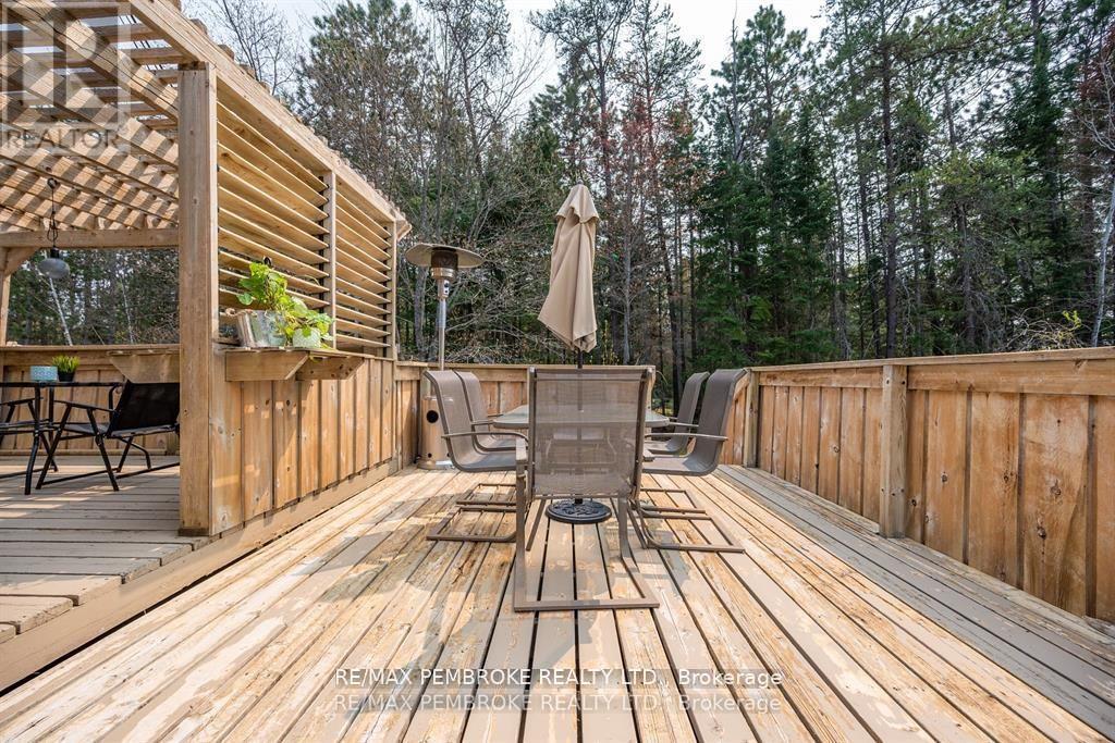 36 Labine Crescent, Petawawa, Ontario  K8H 2J2 - Photo 19 - X12372729