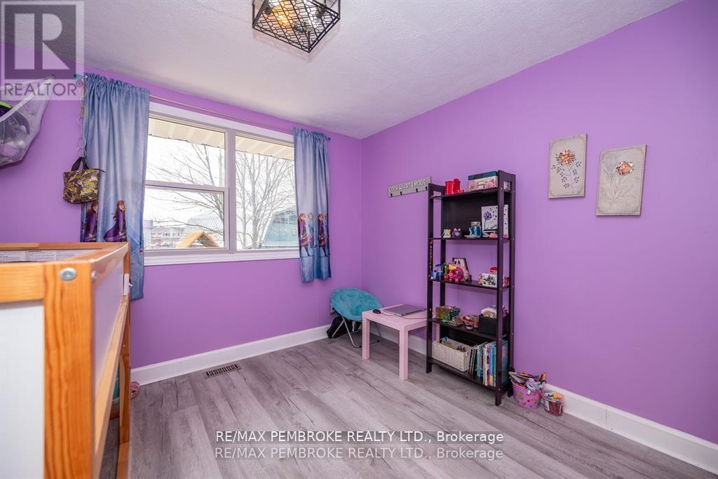 36 Labine Crescent, Petawawa, Ontario  K8H 2J2 - Photo 20 - X12372729