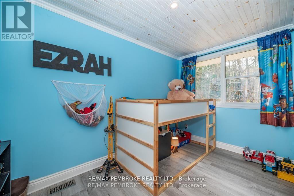 36 Labine Crescent, Petawawa, Ontario  K8H 2J2 - Photo 22 - X12372729