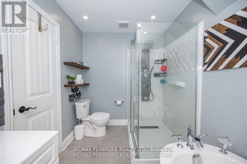 36 Labine Crescent, Petawawa, Ontario  K8H 2J2 - Photo 24 - X12372729