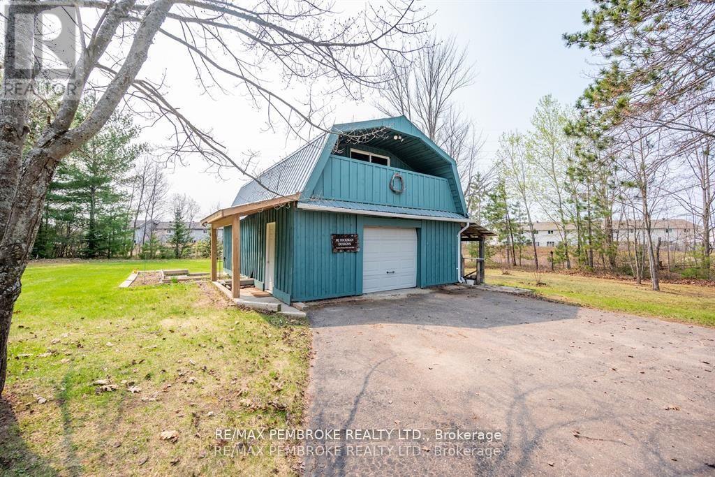 36 Labine Crescent, Petawawa, Ontario  K8H 2J2 - Photo 34 - X12372729