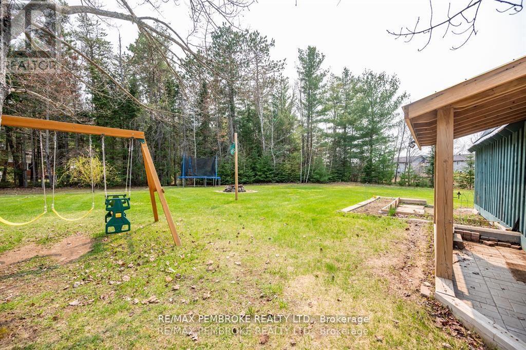 36 Labine Crescent, Petawawa, Ontario  K8H 2J2 - Photo 36 - X12372729