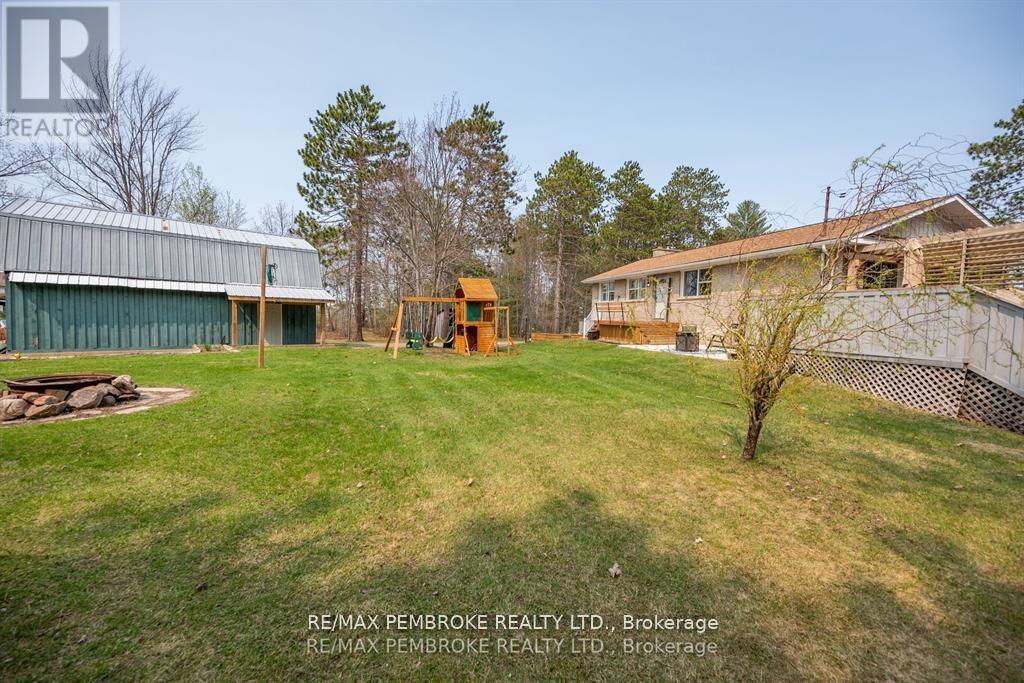 36 Labine Crescent, Petawawa, Ontario  K8H 2J2 - Photo 38 - X12372729