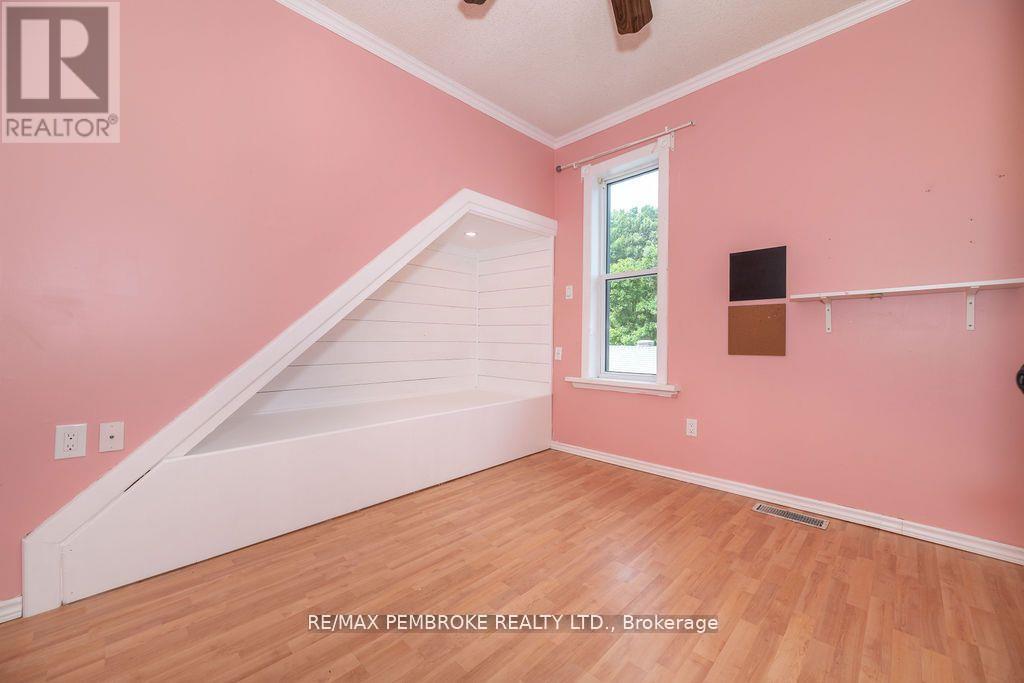 502 Mary Street, Pembroke, Ontario  K8A 5X1 - Photo 34 - X12372734