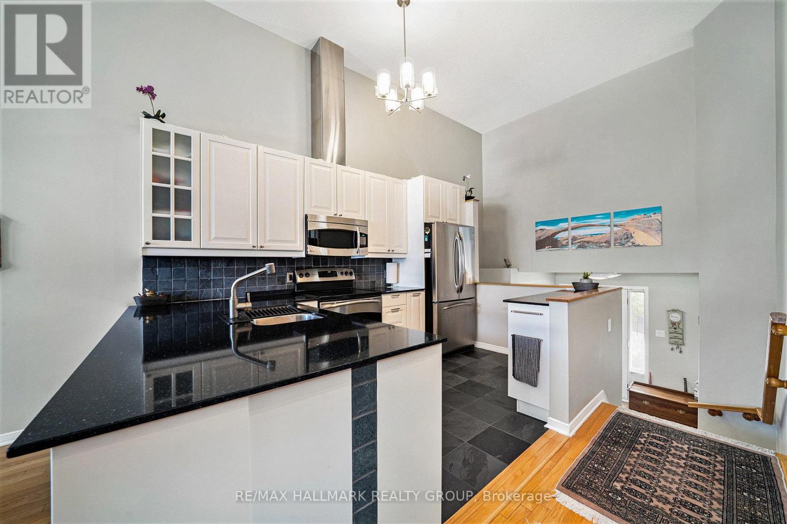 7 Maple Park Private, Ottawa, Ontario  K1T 4A6 - Photo 10 - X12372751