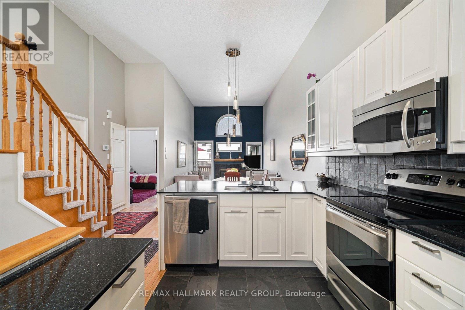 7 Maple Park Private, Ottawa, Ontario  K1T 4A6 - Photo 11 - X12372751
