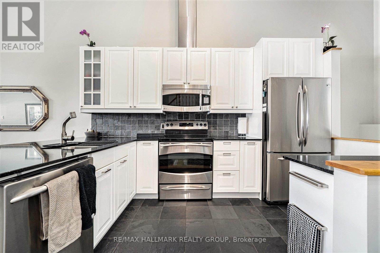 7 Maple Park Private, Ottawa, Ontario  K1T 4A6 - Photo 12 - X12372751