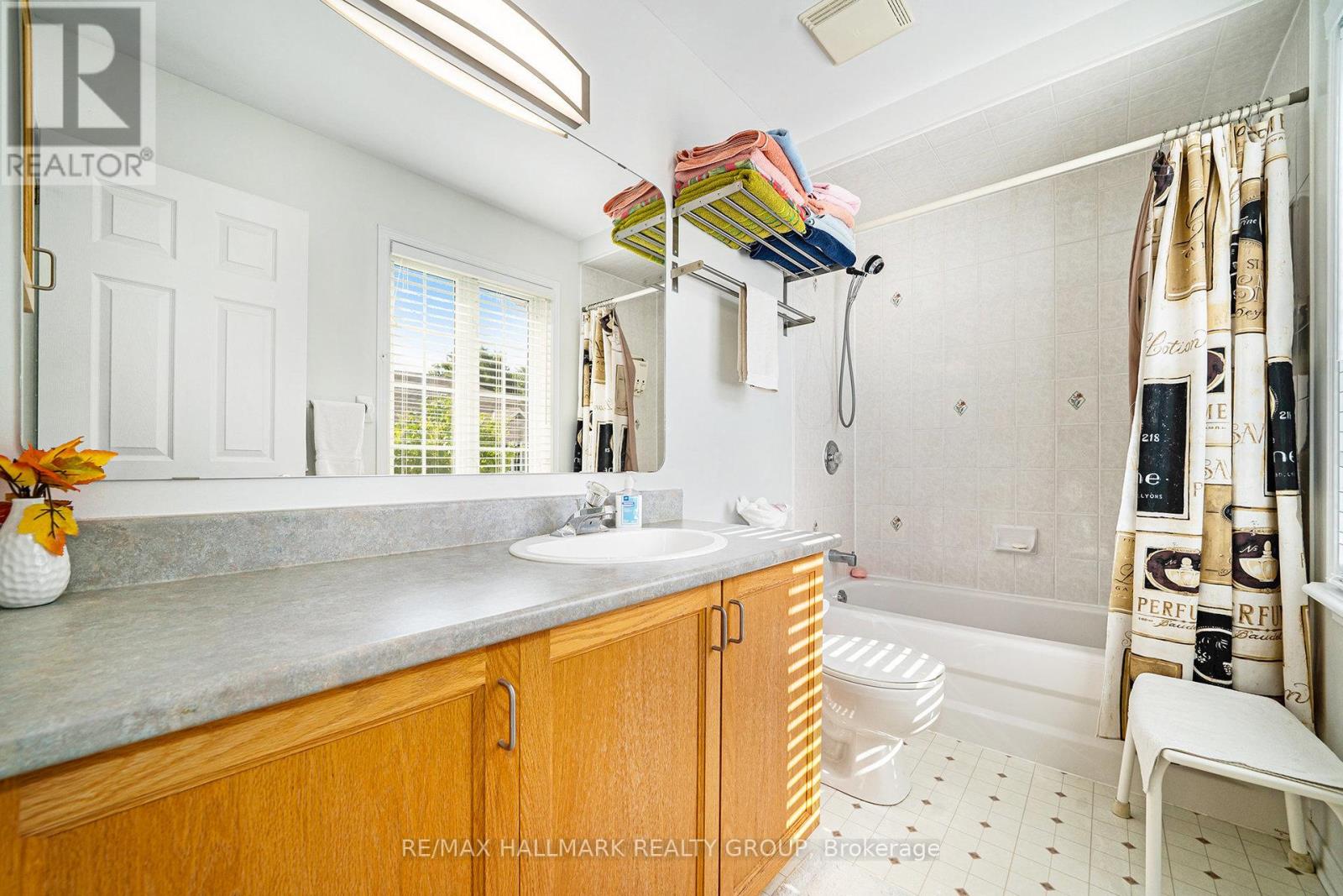 7 Maple Park Private, Ottawa, Ontario  K1T 4A6 - Photo 17 - X12372751