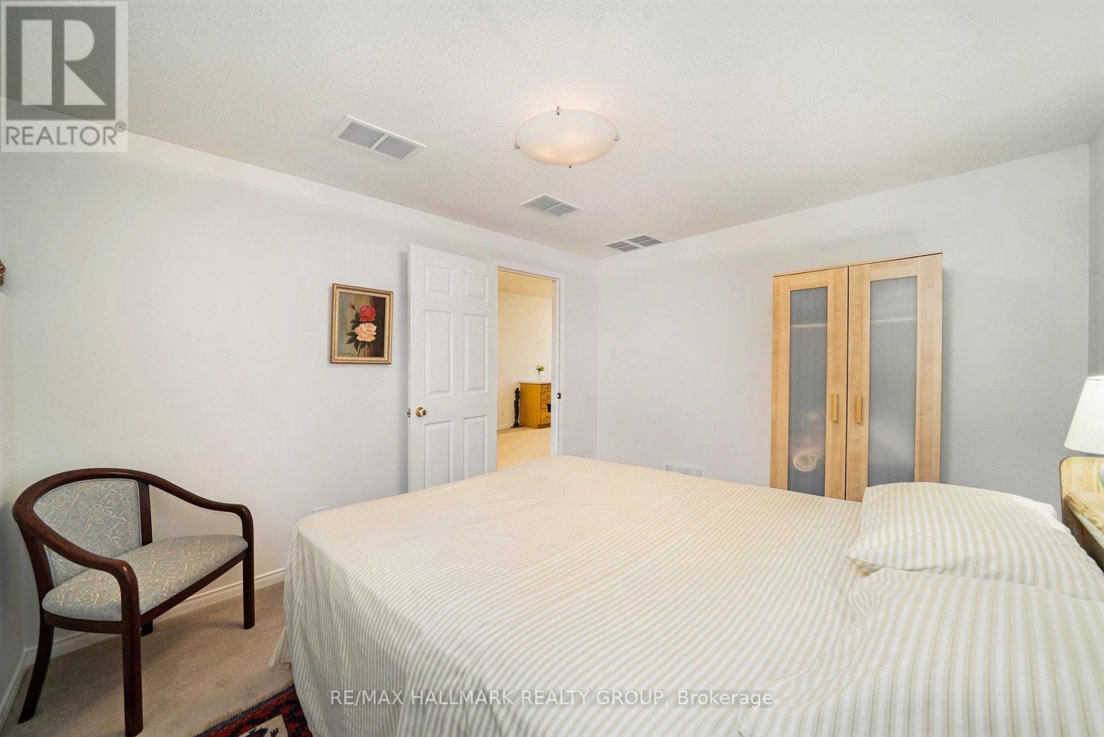 7 Maple Park Private, Ottawa, Ontario  K1T 4A6 - Photo 25 - X12372751