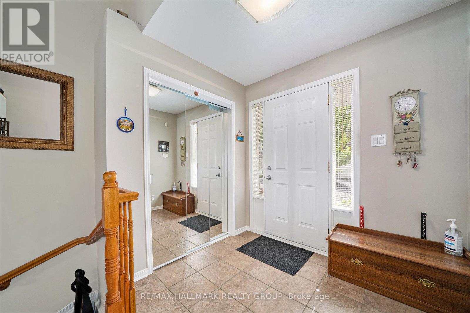 Property at 7 MAPLE PARK PRIVATE image 4