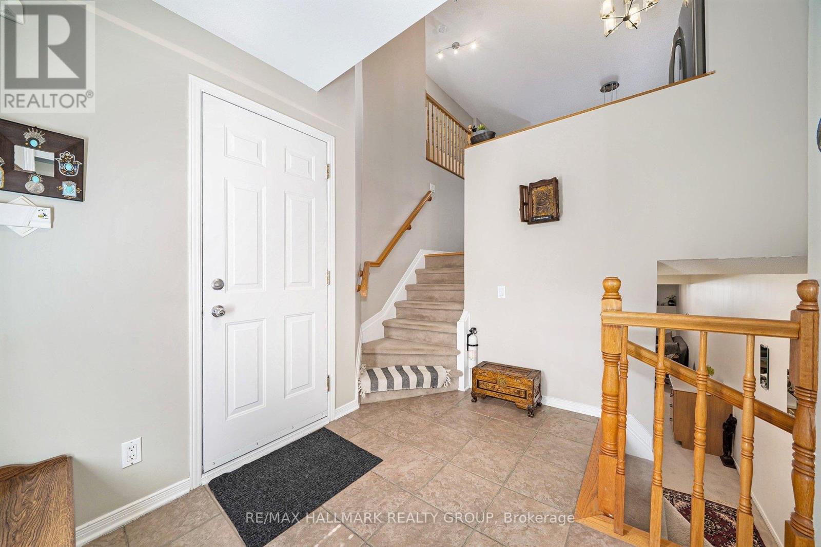 Property at 7 MAPLE PARK PRIVATE image 5