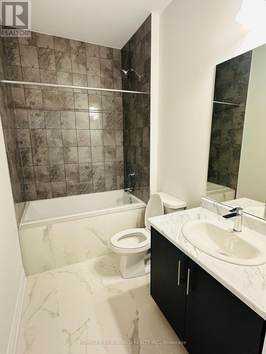 109 Tempel Street, Richmond Hill, Ontario  L4E 1A2 - Photo 14 - N12372742