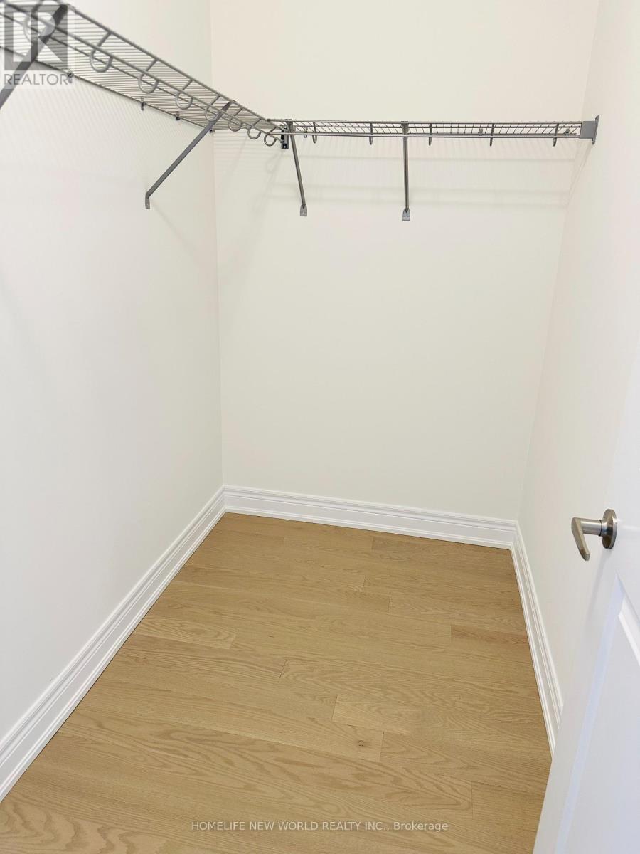 109 Tempel Street, Richmond Hill, Ontario  L4E 1A2 - Photo 17 - N12372742