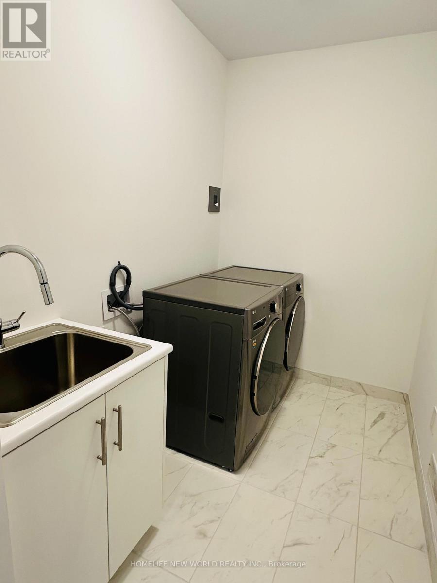 109 Tempel Street, Richmond Hill, Ontario  L4E 1A2 - Photo 20 - N12372742