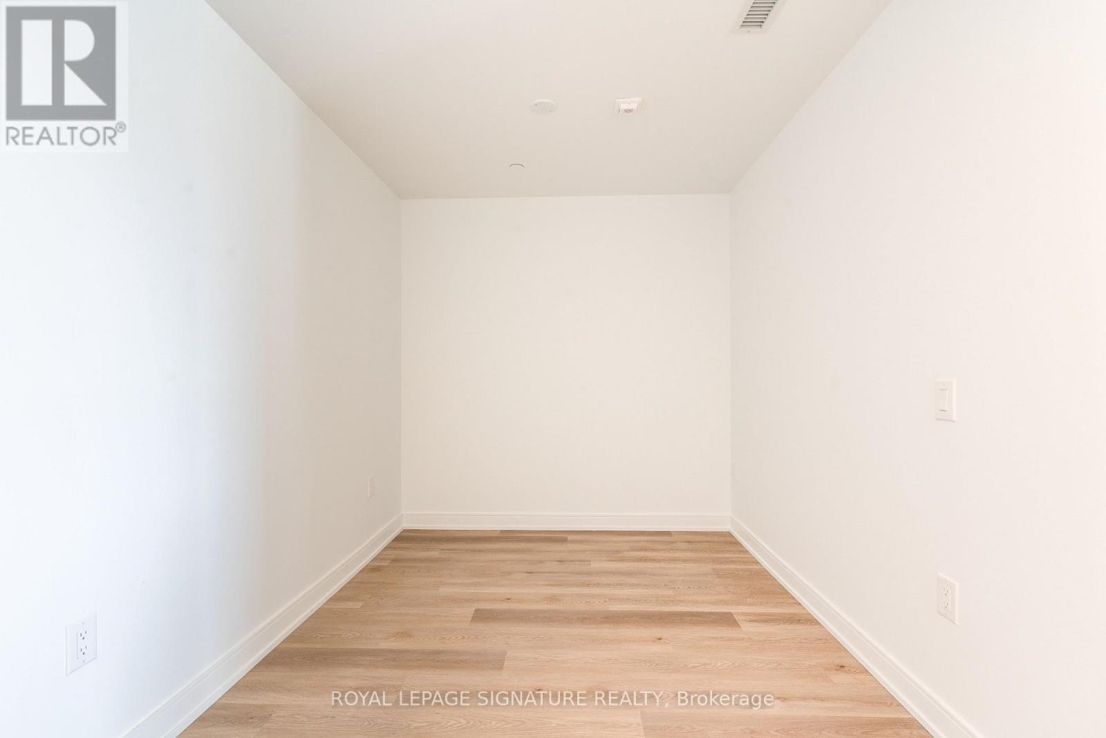 719 - 3009 Novar Road, Mississauga, Ontario L5B 0P9 - Photo 3 - W12372746