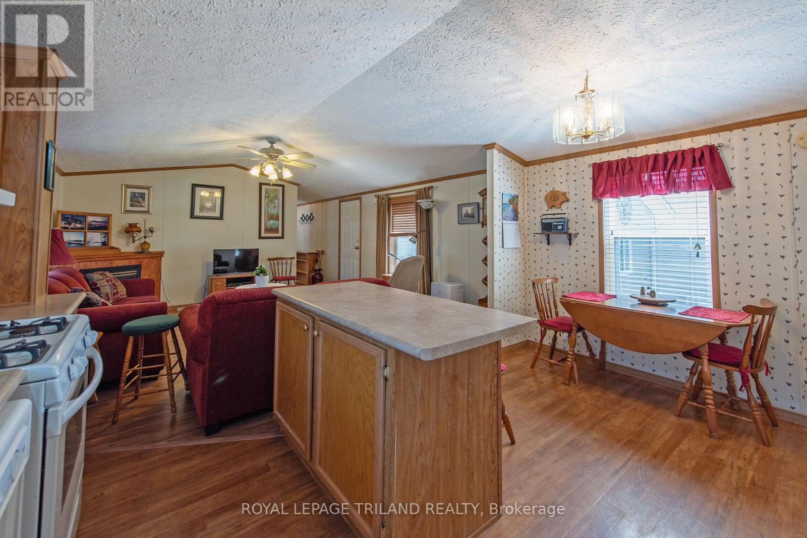 A - 5 Stewart Street, Strathroy-Caradoc, Ontario  N7G 1A1 - Photo 12 - X12372761
