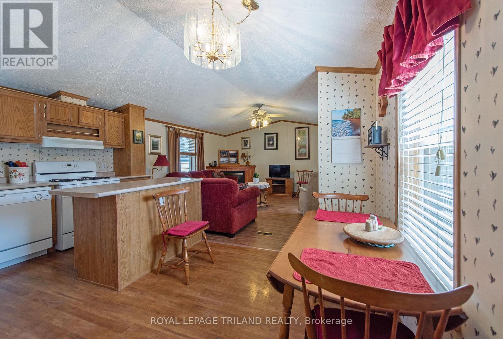 A - 5 Stewart Street, Strathroy-Caradoc, Ontario  N7G 1A1 - Photo 13 - X12372761