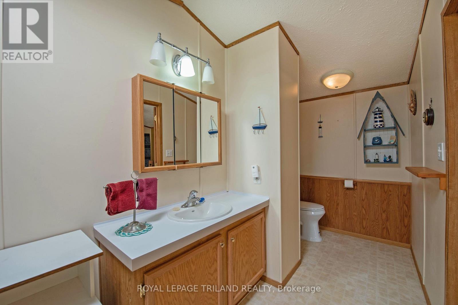 A - 5 Stewart Street, Strathroy-Caradoc, Ontario  N7G 1A1 - Photo 24 - X12372761