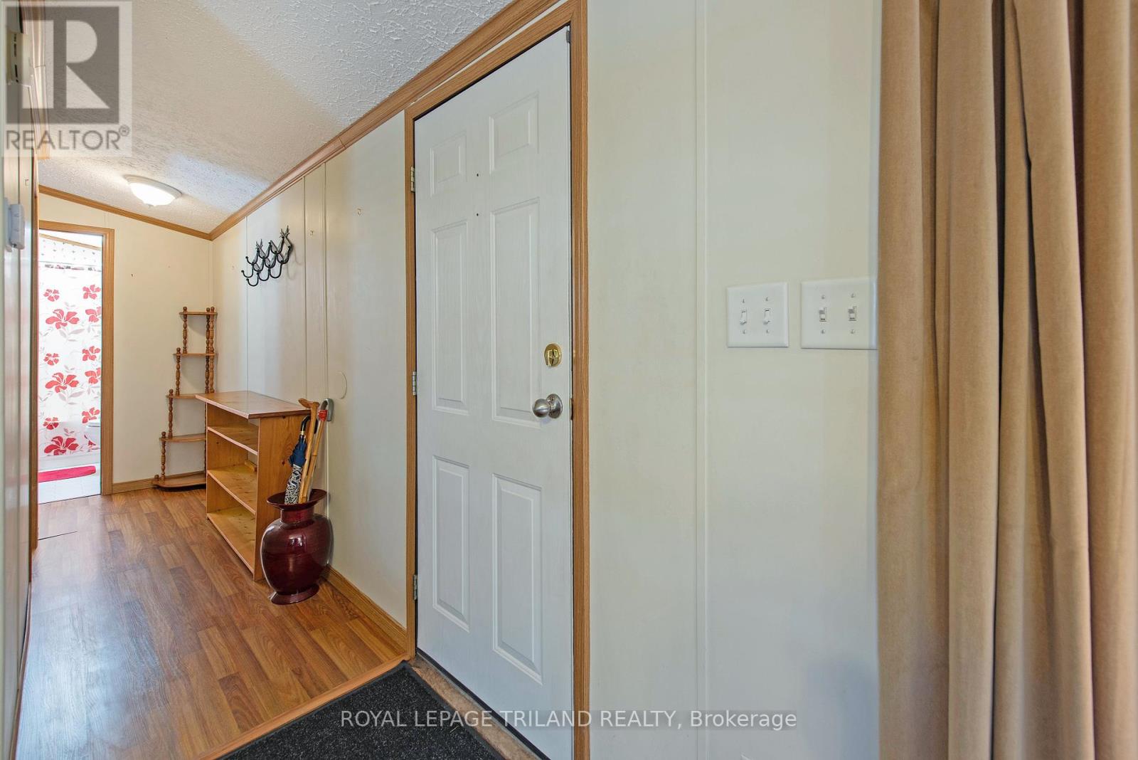 A - 5 Stewart Street, Strathroy-Caradoc, Ontario  N7G 1A1 - Photo 4 - X12372761